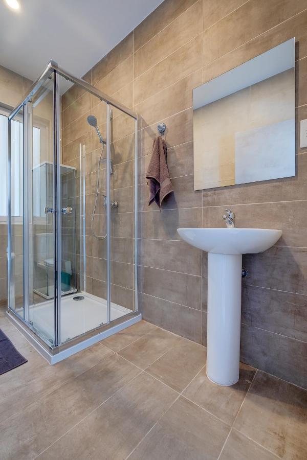 Modern Family Holiday Retreat In Gzira 斯利马 外观 照片