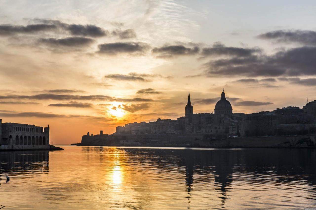 Modern Family Holiday Retreat In Gzira 斯利马 外观 照片