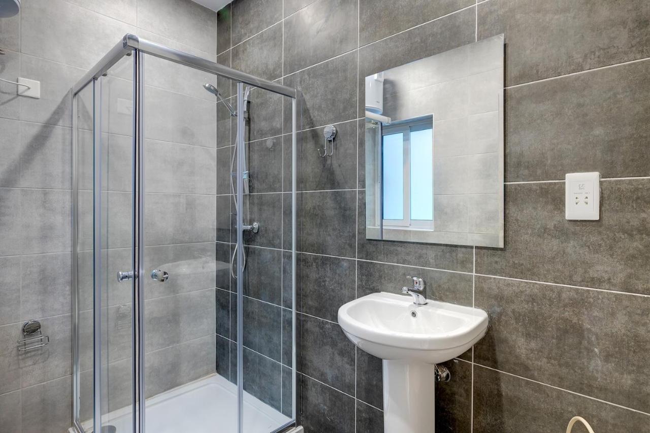 Modern Family Holiday Retreat In Gzira 斯利马 外观 照片