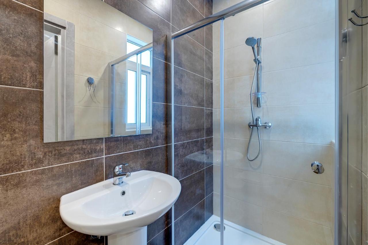 Modern Family Holiday Retreat In Gzira 斯利马 外观 照片