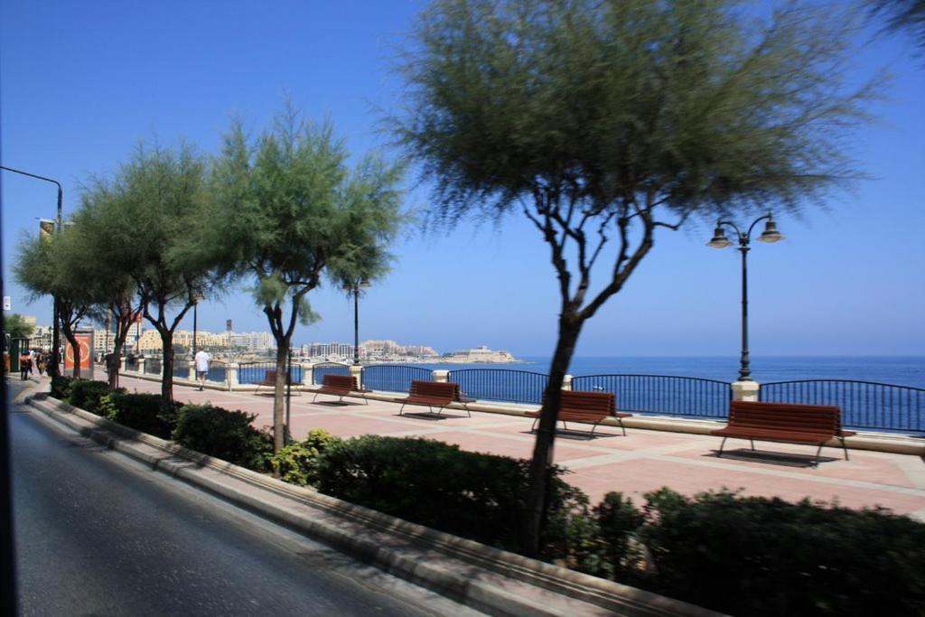 Modern Family Holiday Retreat In Gzira 斯利马 外观 照片
